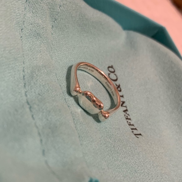 Tiffany & Co. Elsa Peretti®️ Bean®️ design Ring - Picture 3 of 5